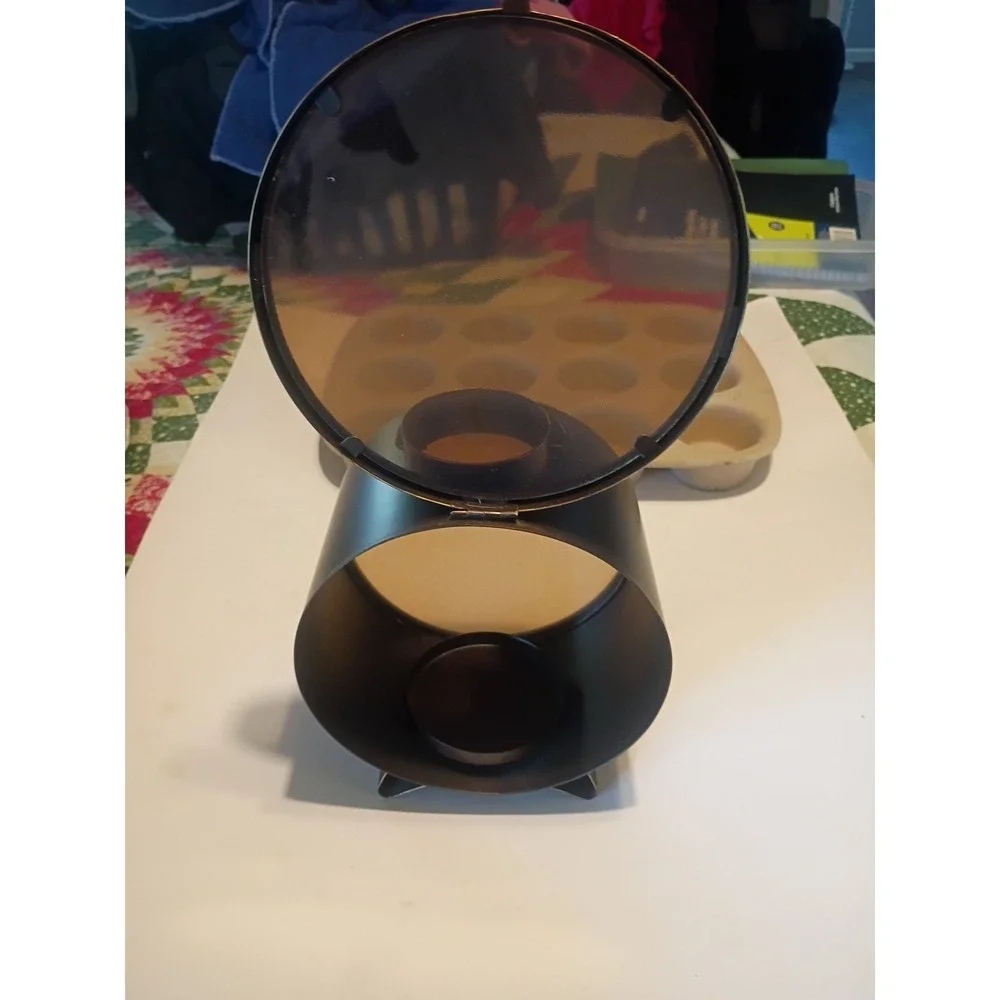 Woodwick porthole lattern